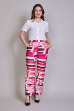 Cargar imagen en el visor de la galería, Conjunto de camisa blanca con pantalón estampado color rosa