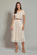 Cargar imagen en el visor de la galería, Vestido casual manga corta de encaje color beige