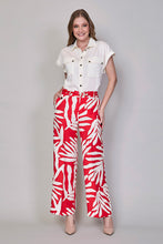 Cargar imagen en el visor de la galería, Conjunto casual de camisa blanca con pantalón estampado