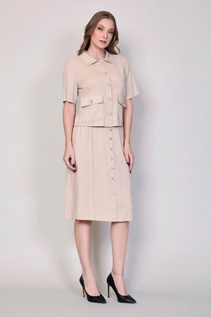 Conjunto de camisa casual con falda color beige