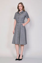 Cargar imagen en el visor de la galería, Vestido camisero casual manga corta color gris