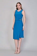 Cargar imagen en el visor de la galería, Vestido elegante azul sin mangas con drapeado lateral