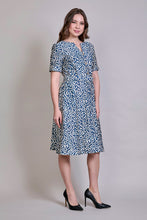 Cargar imagen en el visor de la galería, Vestido elegante estampado color azul con manga corta