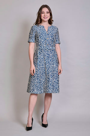 Vestido elegante estampado color azul con manga corta