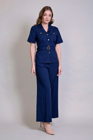 Conjunto casual azul con camisola y cinturón con pantalón