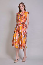 Cargar imagen en el visor de la galería, Conjunto de blusa con botones y falda color naranja