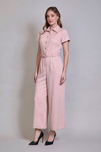 Cargar imagen en el visor de la galería, Jumpsuit casual color rosa tipo camisero con cinturón