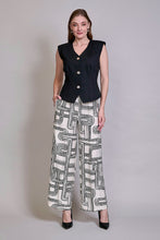 Cargar imagen en el visor de la galería, Conjunto de chaleco negro con pantalón estampado