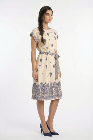 Vestido casual manga cup color beige con estampado azul