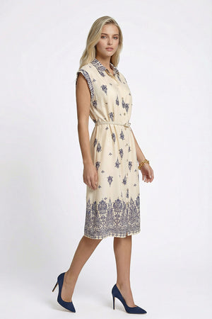 Vestido camisero casual color beige con estampado azul