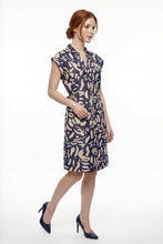 Cargar imagen en el visor de la galería, Vestido casual con botones color azul con estampado