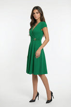 Cargar imagen en el visor de la galería, Vestido verde elegante cuello V con drapeado lateral