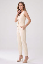 Cargar imagen en el visor de la galería, Conjunto de chaleco con pantalón ajustado color perla