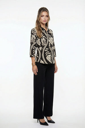 Conjunto de camisa estampada color negro con pantalón