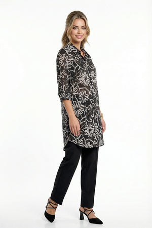 Conjunto de blusa larga negra estampada con pantalón