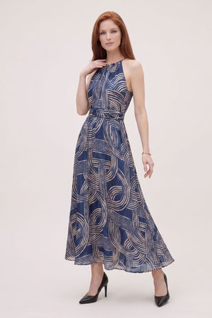 Maxi vestido tipo halter color azul con estampado geométrico
