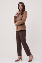 Cargar imagen en el visor de la galería, Conjunto invernal café de saco animal print y pantalón