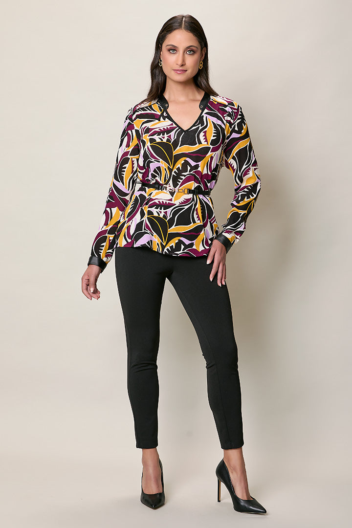 Blusa estampada multicolor manga larga cuello v