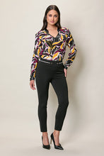 Cargar imagen en el visor de la galería, Pantalón corte ajustado color negro y pretina alta