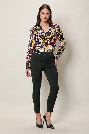 Pantalón corte ajustado color negro y pretina alta