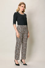 Cargar imagen en el visor de la galería, Pantalón casual pretina alta con estampado animal