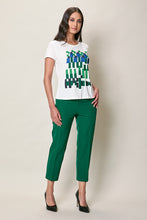 Cargar imagen en el visor de la galería, Blusa casual cuello recondo color blanco con estampado