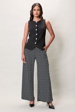 Cargar imagen en el visor de la galería, Pantalón casual bota amplia con estampado a lunares