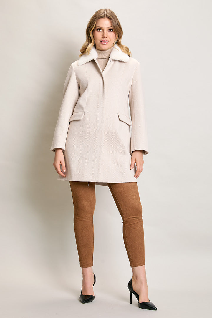 Abrigo largo invernal color beige cuello afelpado