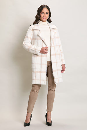 Abrigo largo color blanco con estampado