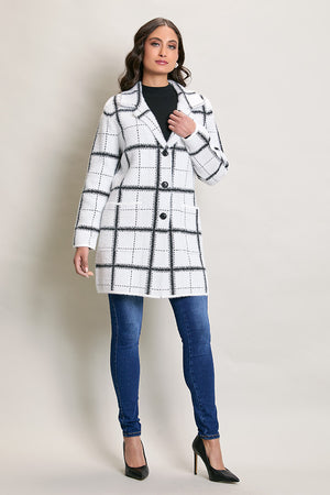 Abrigo largo casual color blanco con botones y bolsillos