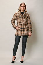 Cargar imagen en el visor de la galería, Abrigo corto casual cruzado color café con estampado