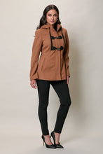 Cargar imagen en el visor de la galería, Abrigo invernal corto color café con botones y gorro