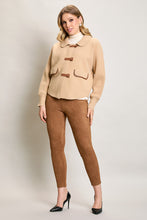 Cargar imagen en el visor de la galería, Abrigo corto color camel cuello redondo