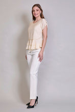 Cargar imagen en el visor de la galería, Blusa casual de manga corta de color beige