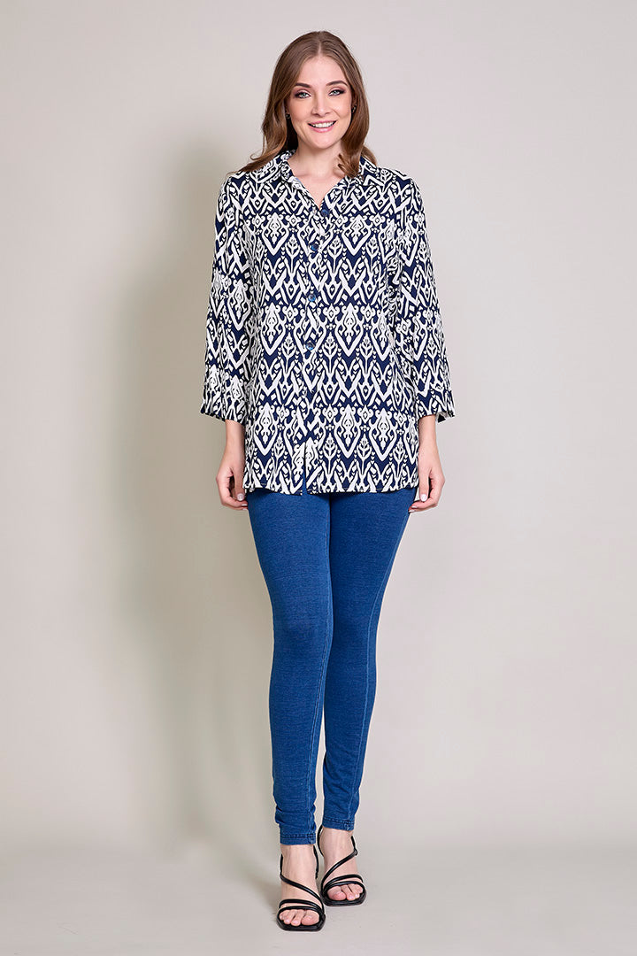 Blusa casual estampada color marino manga larga