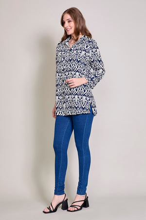 Blusa casual estampada color marino manga larga