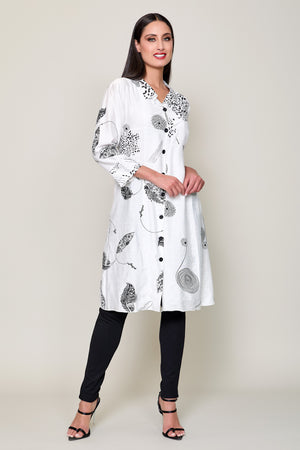 Camisa casual larga color blanco con estampado