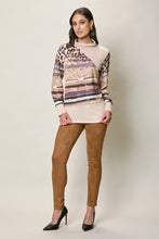 Cargar imagen en el visor de la galería, Blusa casual invernal color beige con estampado