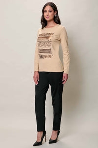 Blusa invernal manga larga color café con estampado a lineas