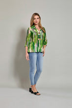 Cargar imagen en el visor de la galería, Blusa casual manga 3/4 color verde con botones