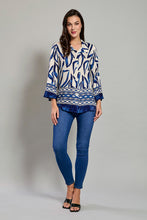 Cargar imagen en el visor de la galería, Camisa casual color azul con estamado manga larga