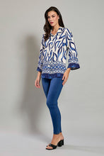 Cargar imagen en el visor de la galería, Camisa casual color azul con estamado manga larga