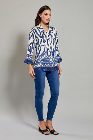 Camisa casual color azul con estamado manga larga