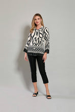 Cargar imagen en el visor de la galería, Camisa casual color negro con estamado manga larga