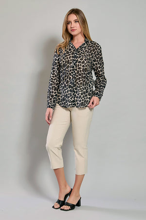 Blusa negra ligera manga larga animal print