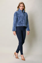 Cargar imagen en el visor de la galería, Chamarra casual afelpada color gris con cierre