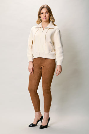 Chamarra invernal color hueso con cierre