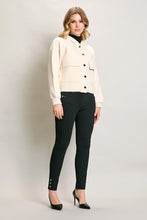 Cargar imagen en el visor de la galería, Chamarra corta casual color hueso con botones