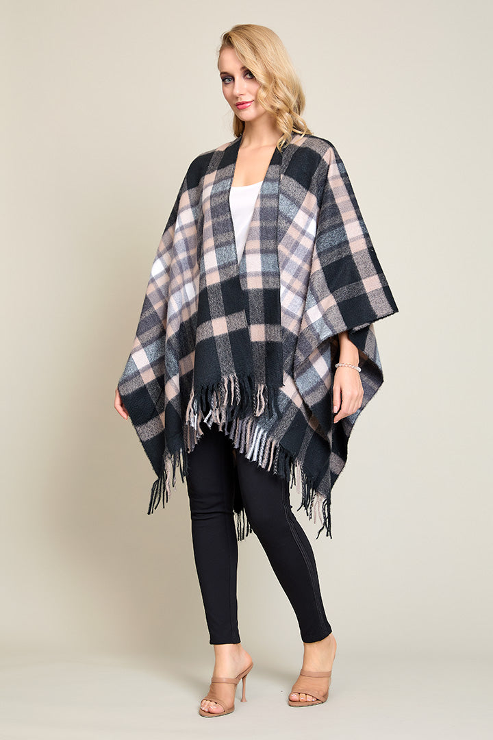 Poncho invernal color negro con estampado