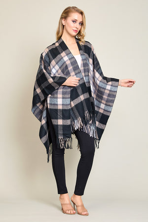 Poncho invernal color negro con estampado